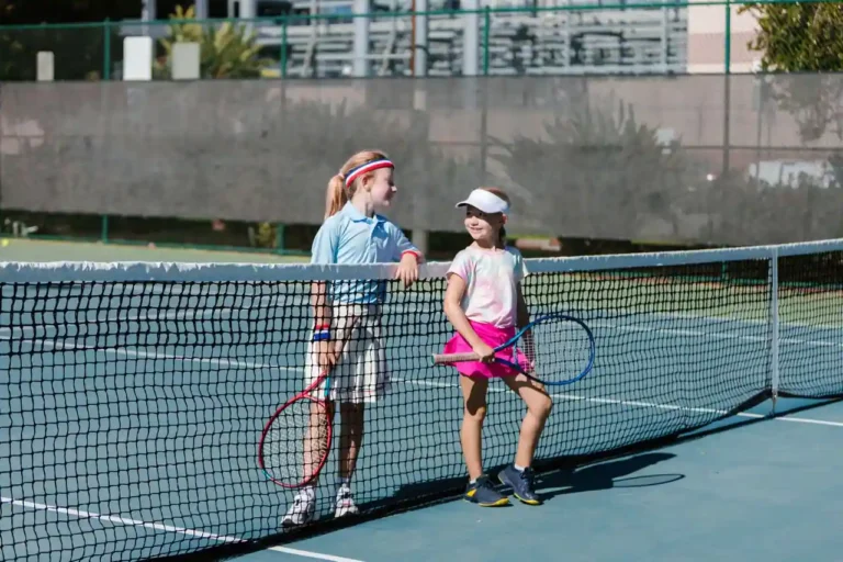 Boisson et tennis : quoi boire avant, pendant et après le match