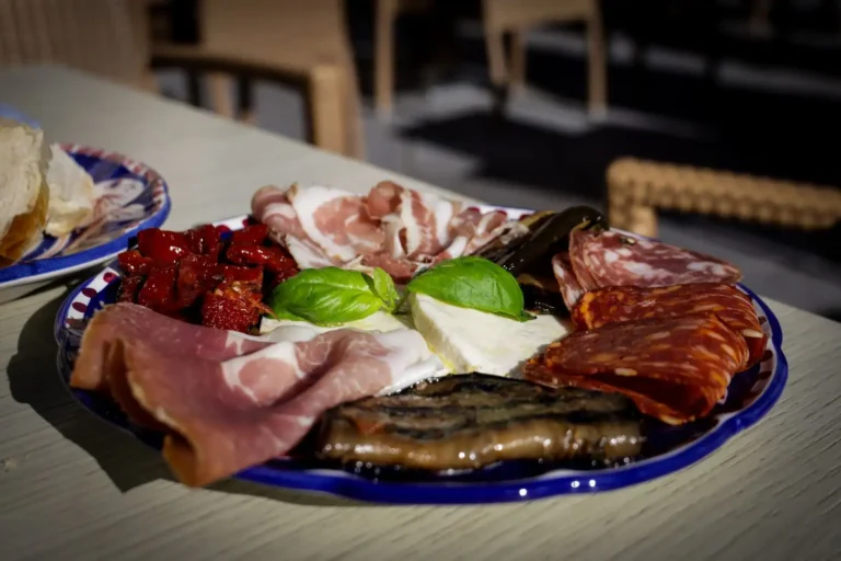Entrées italiennes : antipasti et grands classiques