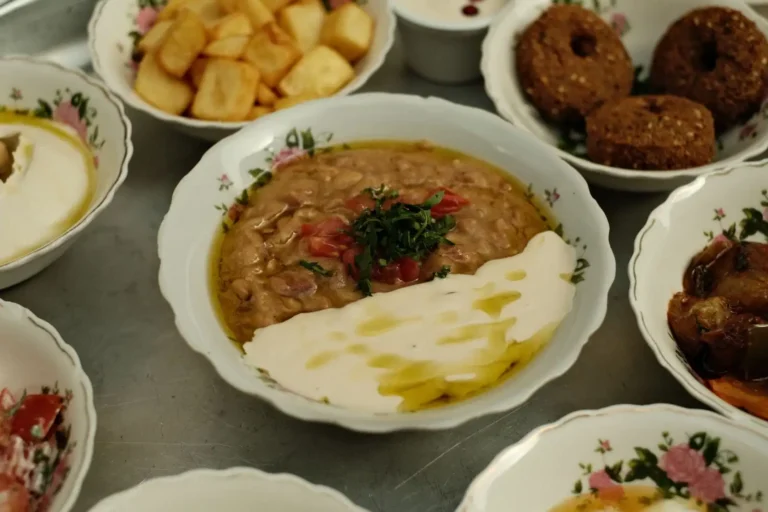 Mezzencore : la cuisine libanaise et l&rsquo;art du mezzé