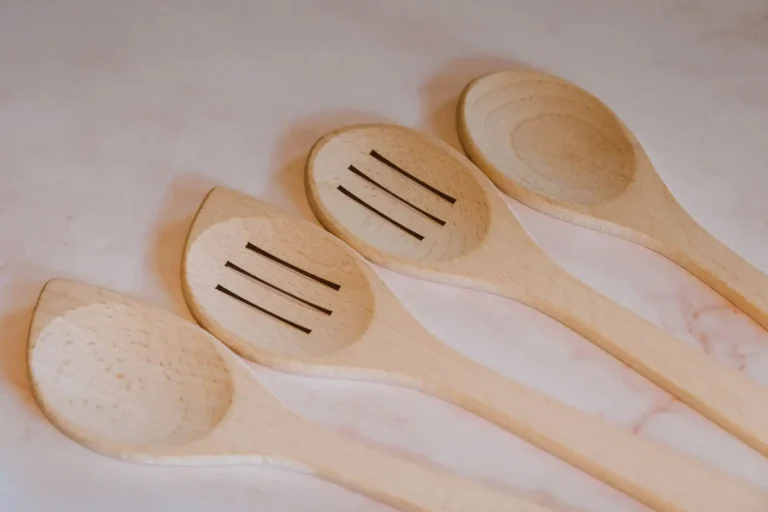 Ustensiles de cuisine : bien s&rsquo;équiper sans accumuler