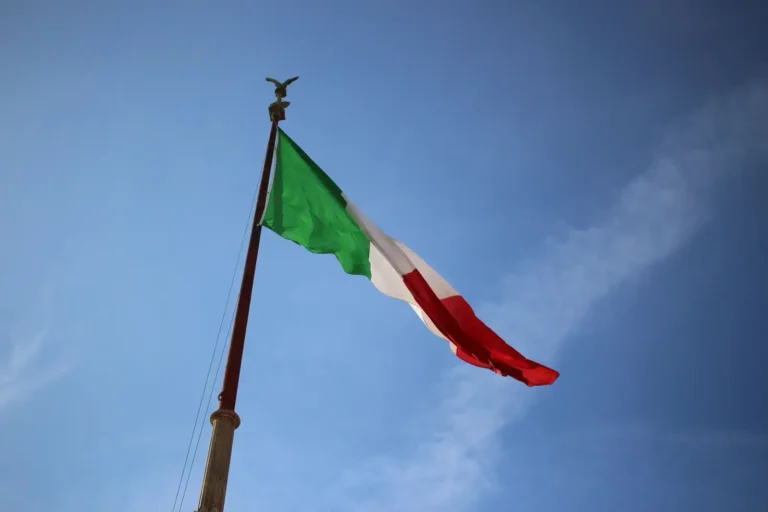 Drapeau italien : le reconnaître, et ce qu&rsquo;il ne prouve pas en rayon