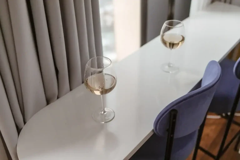 Vin blanc sec : ce que le mot veut dire et comment le repérer