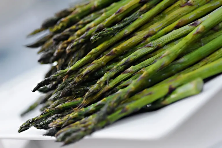 Risotto asperges vertes : la recette et la technique pour un résultat crémeux